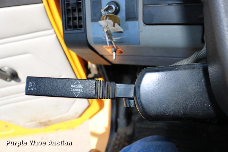 image for item DD0106 2001 Freightliner FL80 dump truck