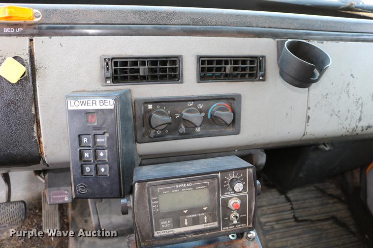 image for item DD0106 2001 Freightliner FL80 dump truck