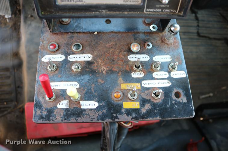 image for item DD0106 2001 Freightliner FL80 dump truck