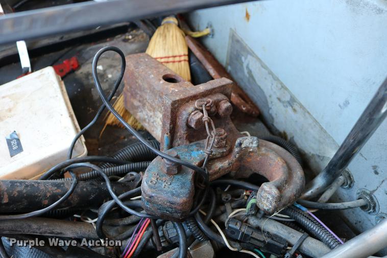 image for item DD0106 2001 Freightliner FL80 dump truck