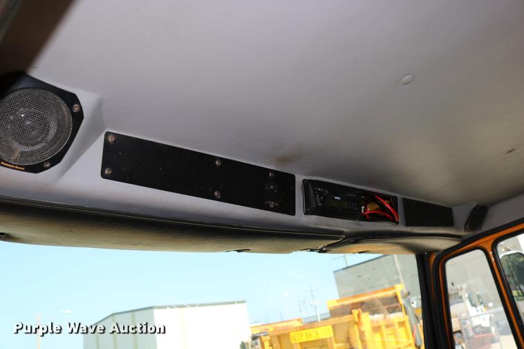 image for item DD0106 2001 Freightliner FL80 dump truck