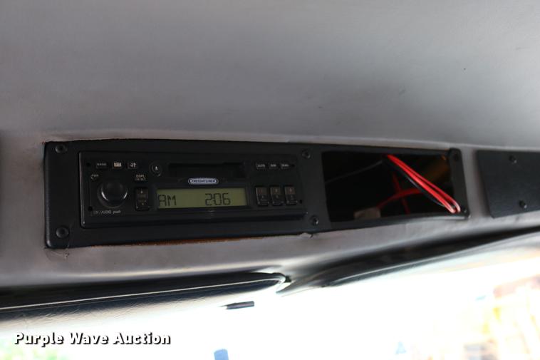 image for item DD0106 2001 Freightliner FL80 dump truck