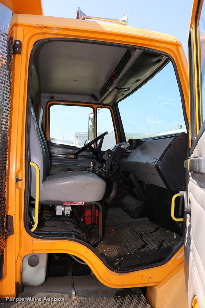 image for item DD0106 2001 Freightliner FL80 dump truck