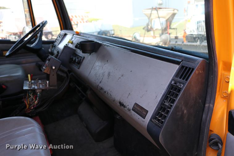 image for item DD0106 2001 Freightliner FL80 dump truck