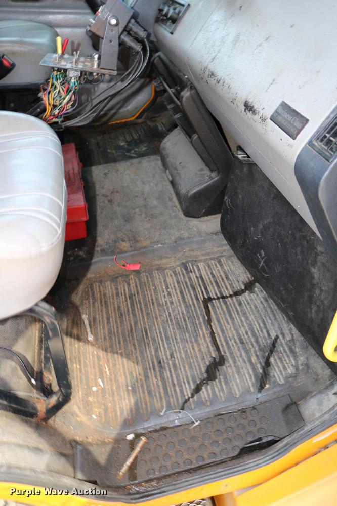 image for item DD0106 2001 Freightliner FL80 dump truck