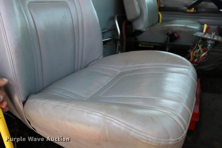 image for item DD0106 2001 Freightliner FL80 dump truck