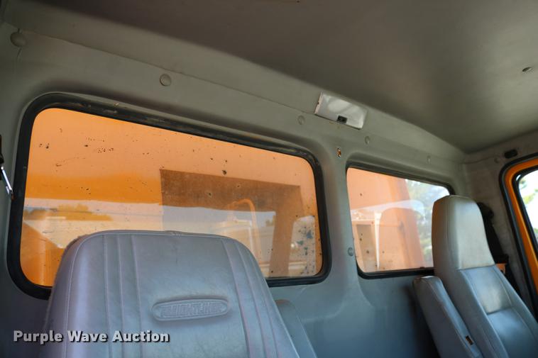 image for item DD0106 2001 Freightliner FL80 dump truck