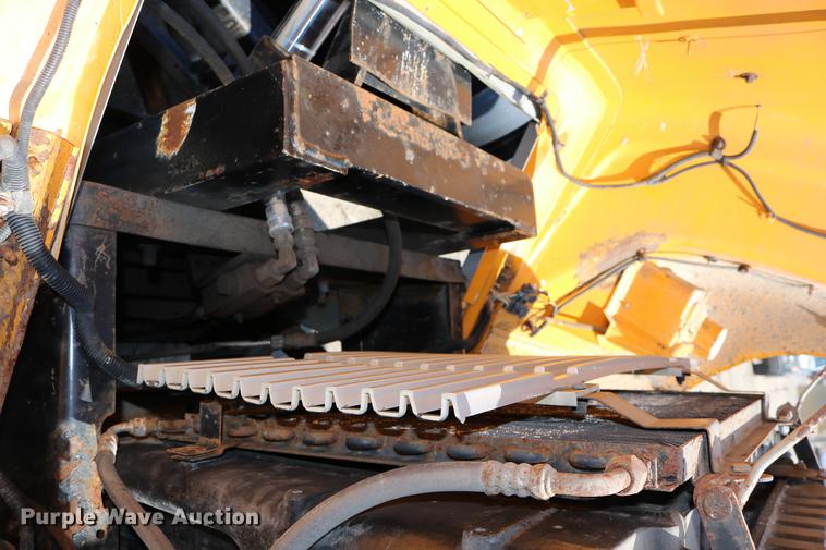 image for item DD0106 2001 Freightliner FL80 dump truck