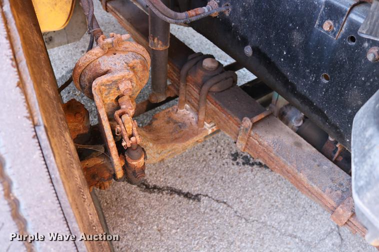 image for item DD0106 2001 Freightliner FL80 dump truck