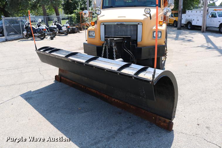 image for item DD0106 2001 Freightliner FL80 dump truck