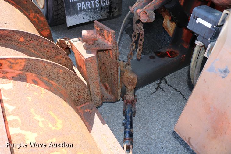 image for item DD0106 2001 Freightliner FL80 dump truck