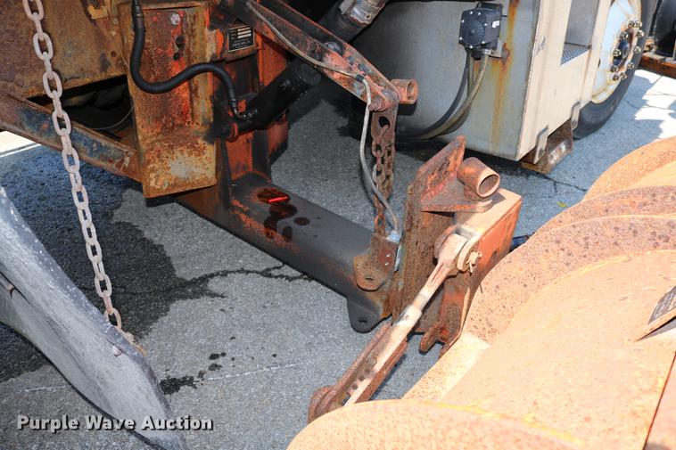 image for item DD0106 2001 Freightliner FL80 dump truck