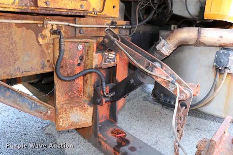 image for item DD0106 2001 Freightliner FL80 dump truck