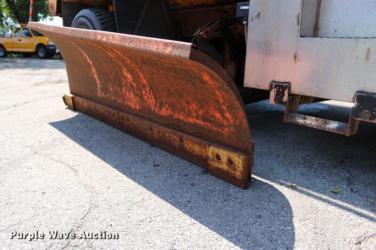 image for item DD0106 2001 Freightliner FL80 dump truck