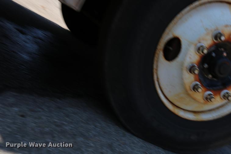 image for item DD0106 2001 Freightliner FL80 dump truck