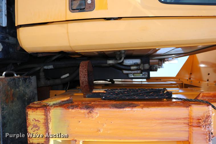 image for item DD0106 2001 Freightliner FL80 dump truck