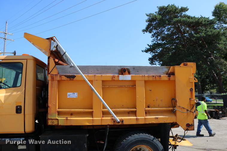 image for item DD0106 2001 Freightliner FL80 dump truck