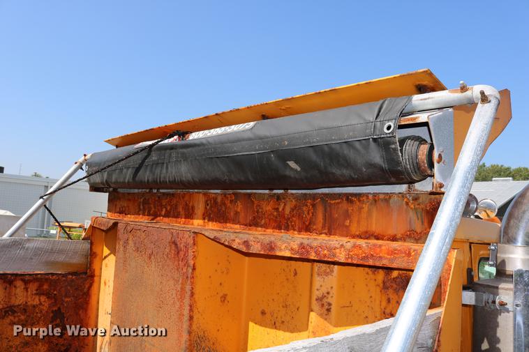 image for item DD0106 2001 Freightliner FL80 dump truck