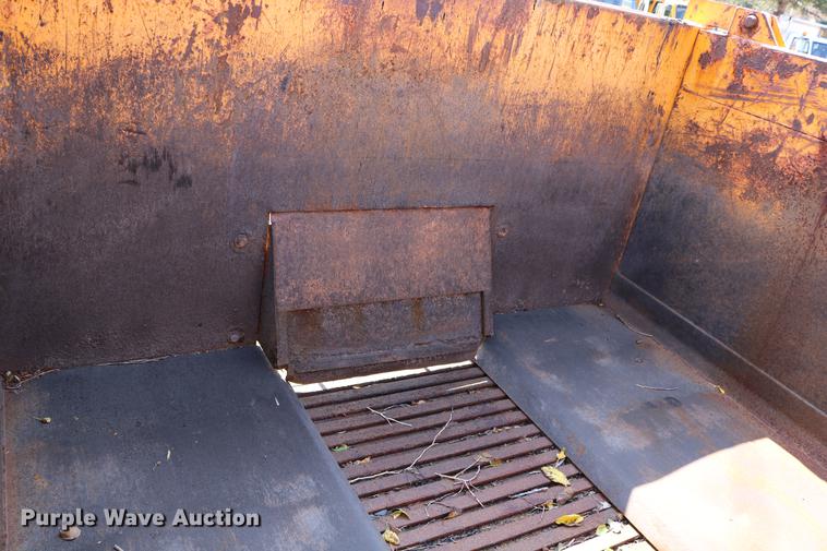 image for item DD0106 2001 Freightliner FL80 dump truck