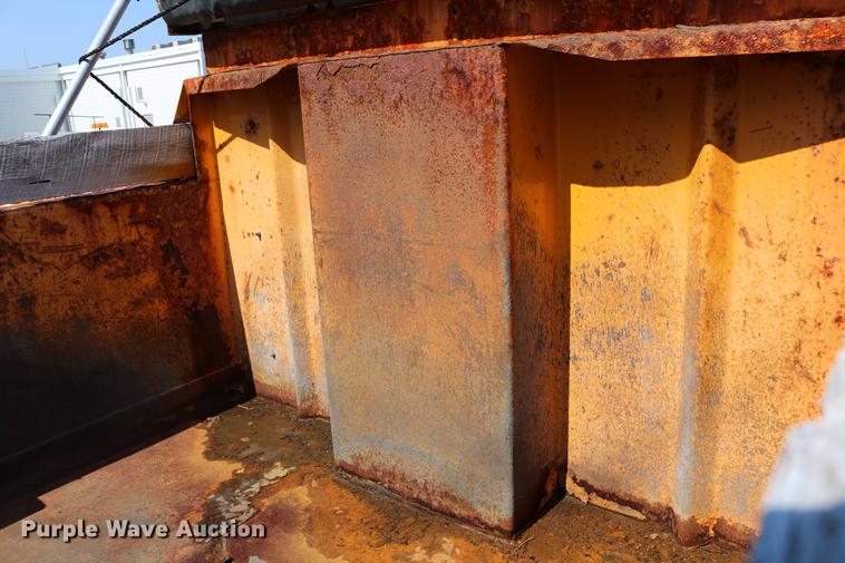 image for item DD0106 2001 Freightliner FL80 dump truck