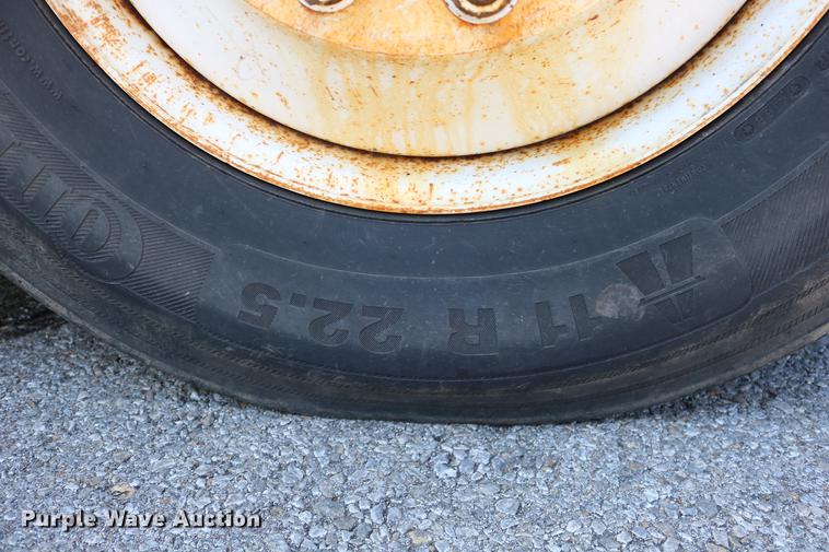 image for item DD0106 2001 Freightliner FL80 dump truck