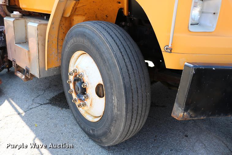 image for item DD0106 2001 Freightliner FL80 dump truck