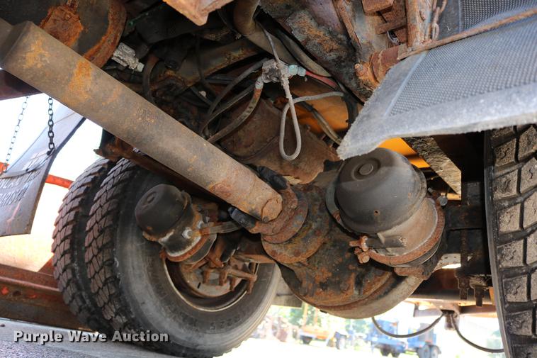 image for item DD0106 2001 Freightliner FL80 dump truck