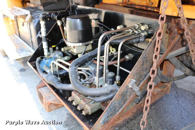 image for item DD0106 2001 Freightliner FL80 dump truck