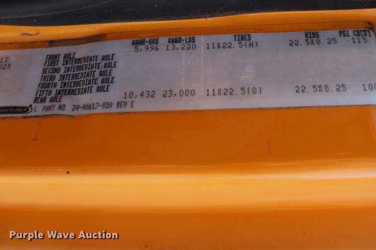 image for item DD0106 2001 Freightliner FL80 dump truck