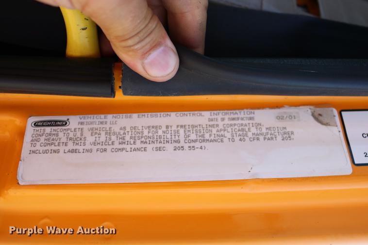 image for item DD0106 2001 Freightliner FL80 dump truck