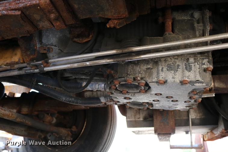 image for item DD0106 2001 Freightliner FL80 dump truck