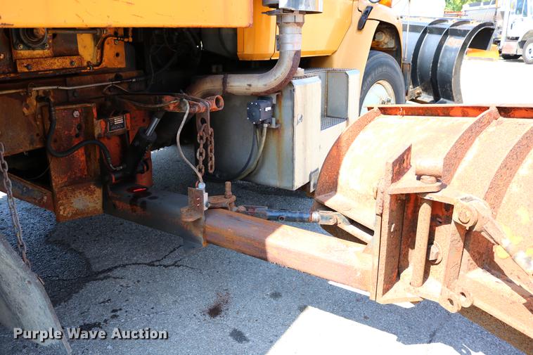 image for item DD0106 2001 Freightliner FL80 dump truck