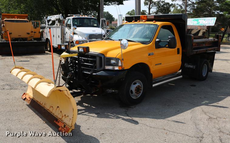 image for item DD0107 2002 Ford F350 Super Duty dump bed pickup truck