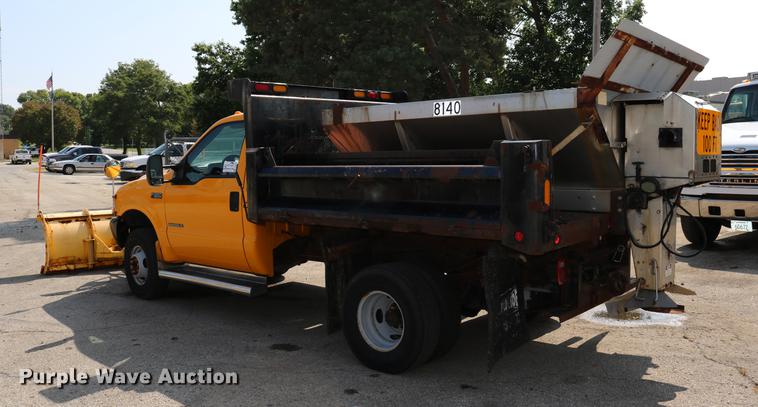 image for item DD0107 2002 Ford F350 Super Duty dump bed pickup truck