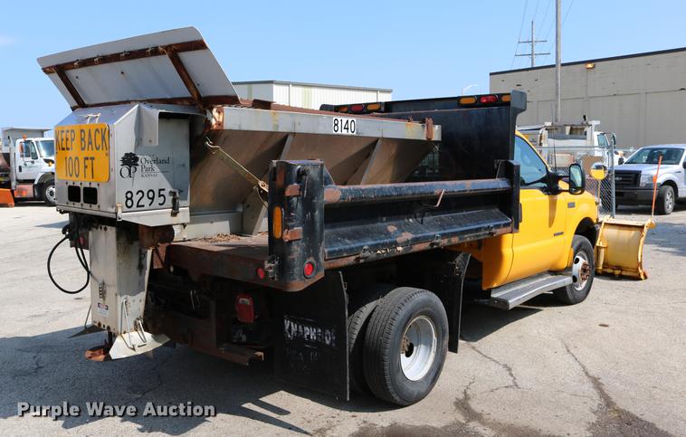 image for item DD0107 2002 Ford F350 Super Duty dump bed pickup truck