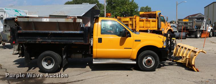 image for item DD0107 2002 Ford F350 Super Duty dump bed pickup truck