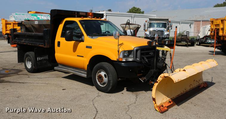 image for item DD0107 2002 Ford F350 Super Duty dump bed pickup truck