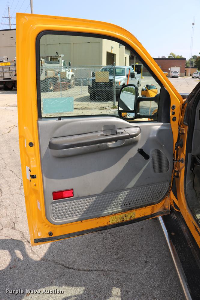 image for item DD0107 2002 Ford F350 Super Duty dump bed pickup truck