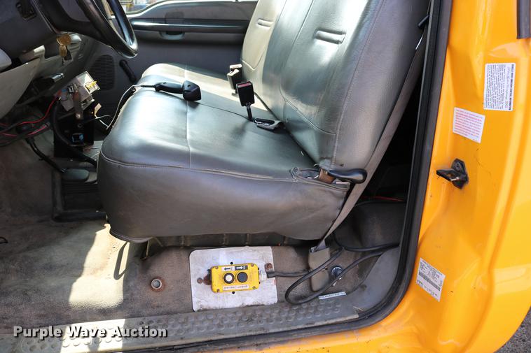 image for item DD0107 2002 Ford F350 Super Duty dump bed pickup truck