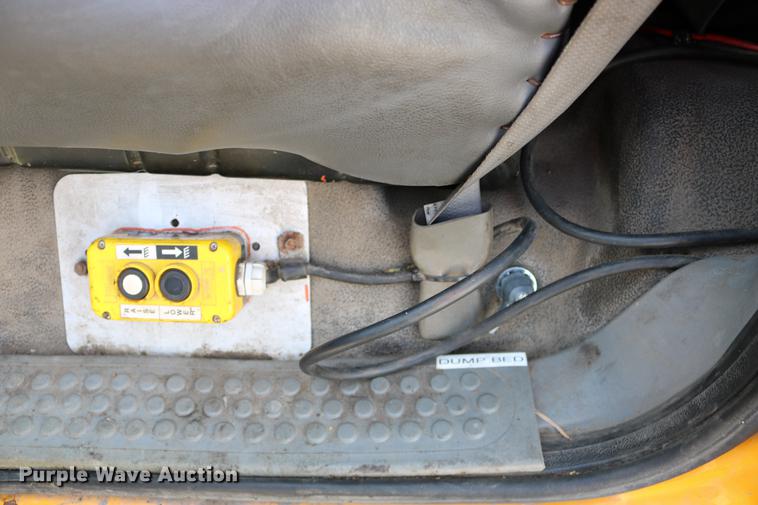 image for item DD0107 2002 Ford F350 Super Duty dump bed pickup truck