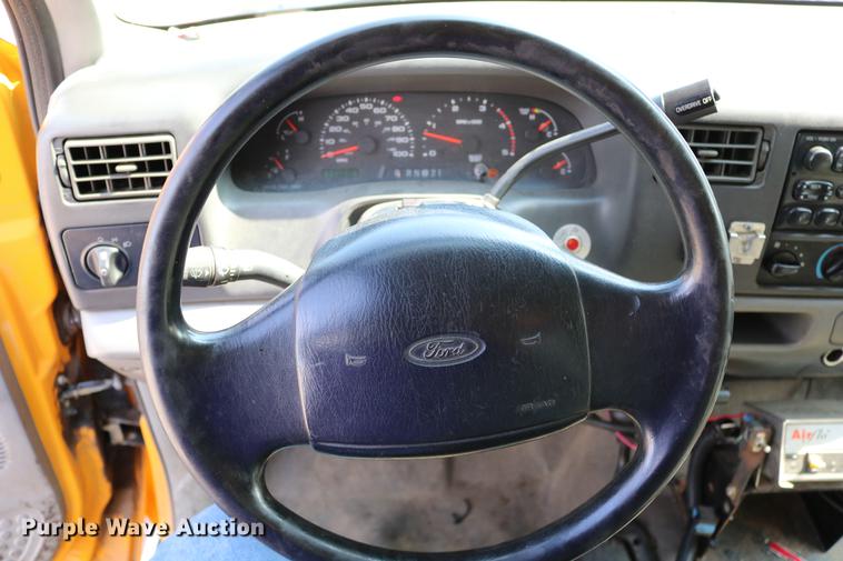 image for item DD0107 2002 Ford F350 Super Duty dump bed pickup truck