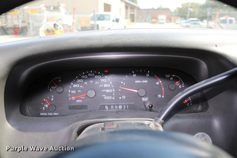 image for item DD0107 2002 Ford F350 Super Duty dump bed pickup truck