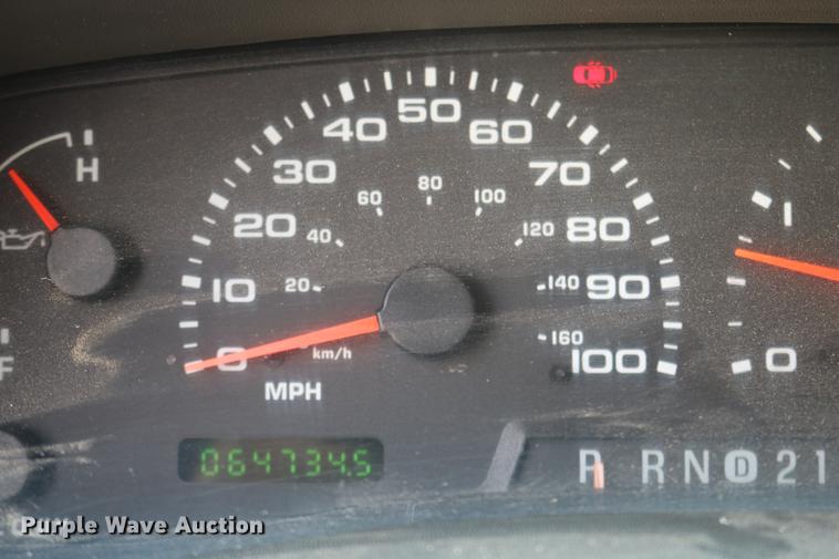 image for item DD0107 2002 Ford F350 Super Duty dump bed pickup truck