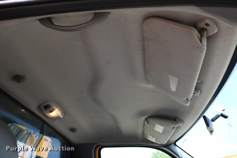 image for item DD0107 2002 Ford F350 Super Duty dump bed pickup truck