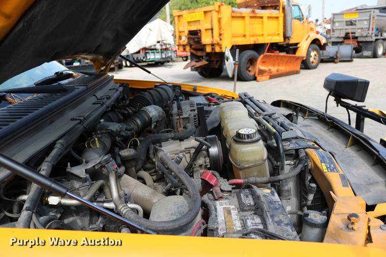 image for item DD0107 2002 Ford F350 Super Duty dump bed pickup truck