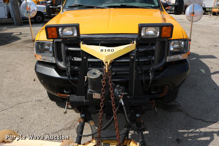 image for item DD0107 2002 Ford F350 Super Duty dump bed pickup truck