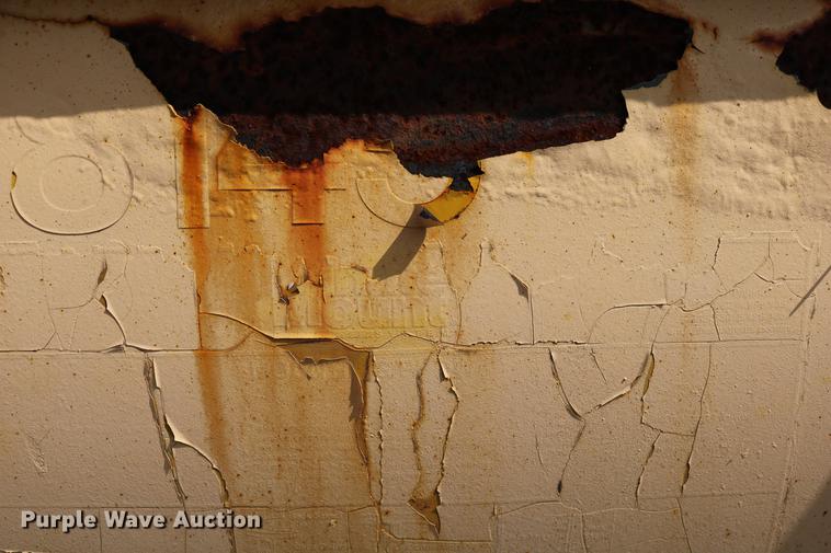 image for item DD0107 2002 Ford F350 Super Duty dump bed pickup truck