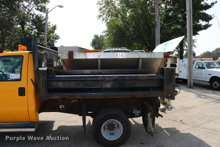 image for item DD0107 2002 Ford F350 Super Duty dump bed pickup truck