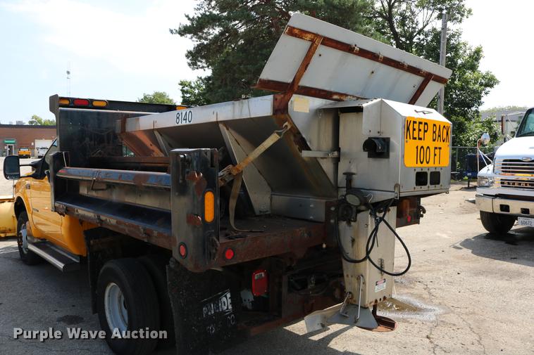 image for item DD0107 2002 Ford F350 Super Duty dump bed pickup truck