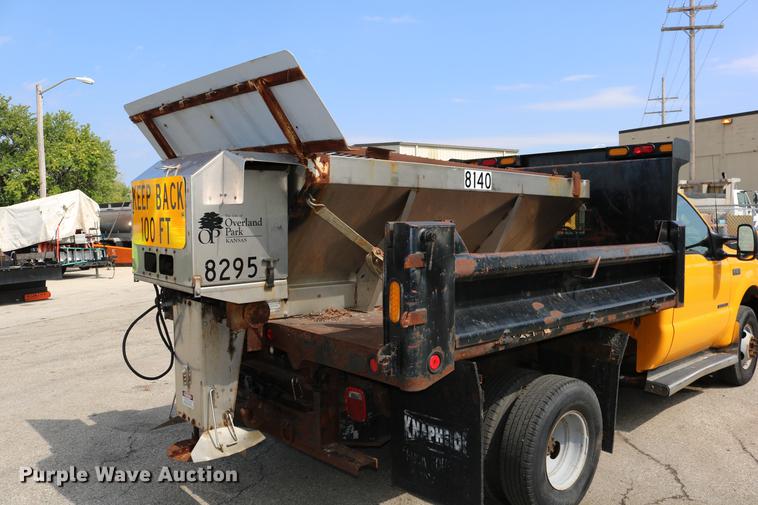 image for item DD0107 2002 Ford F350 Super Duty dump bed pickup truck